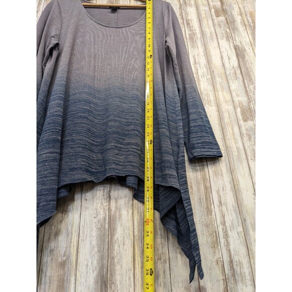 Torrid Sweater Blue Ombre Asymmetric Shark Bite Hem Scoop Neck Size 2 / 2X - Picture 8 of 8